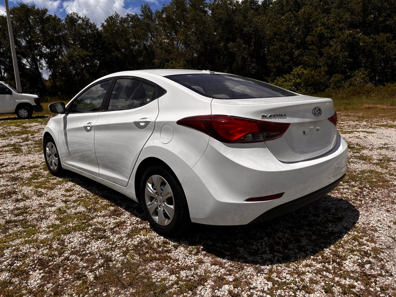 Hyundai Elantra  2016