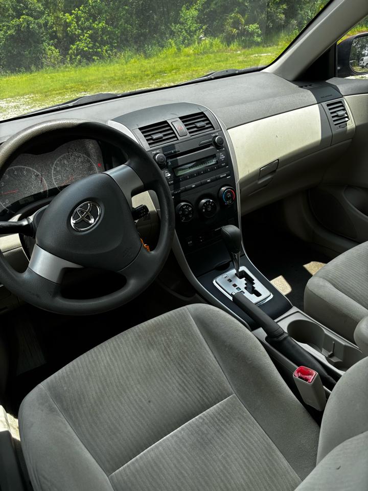 Toyota Corolla  2010