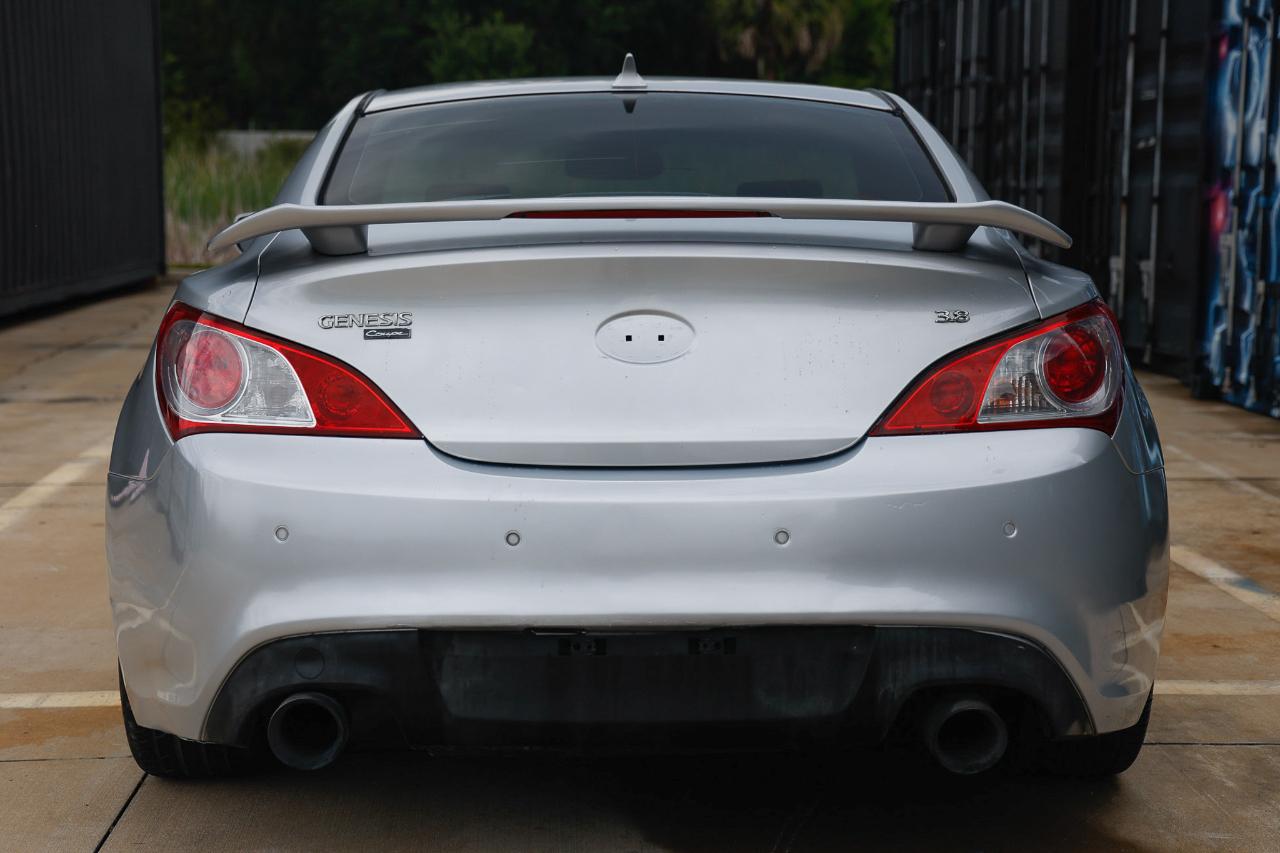 Hyundai Genesis Coupe  2010