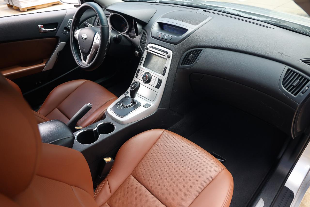 Hyundai Genesis Coupe  2010