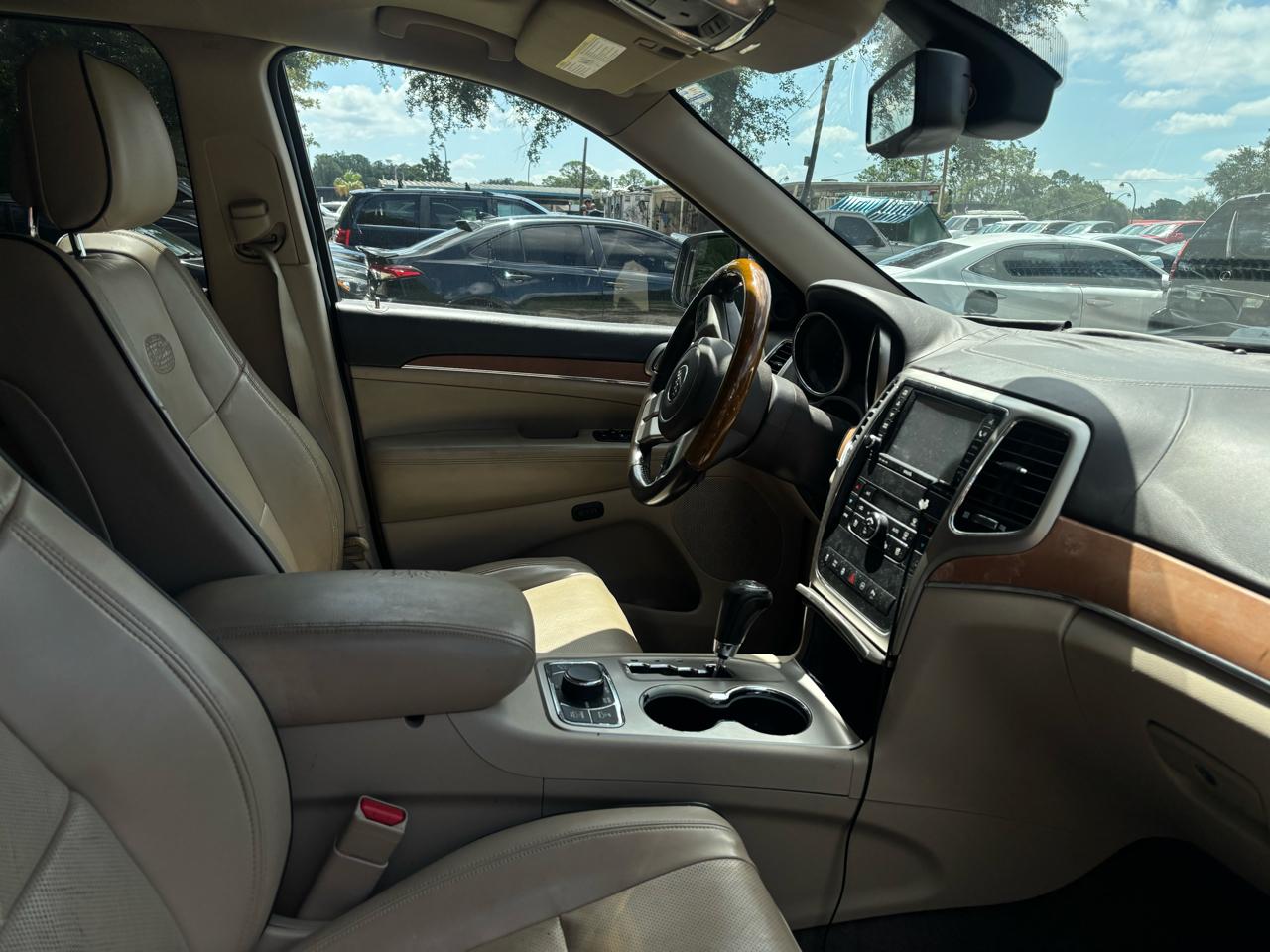 Jeep Grand Cherokee  2011