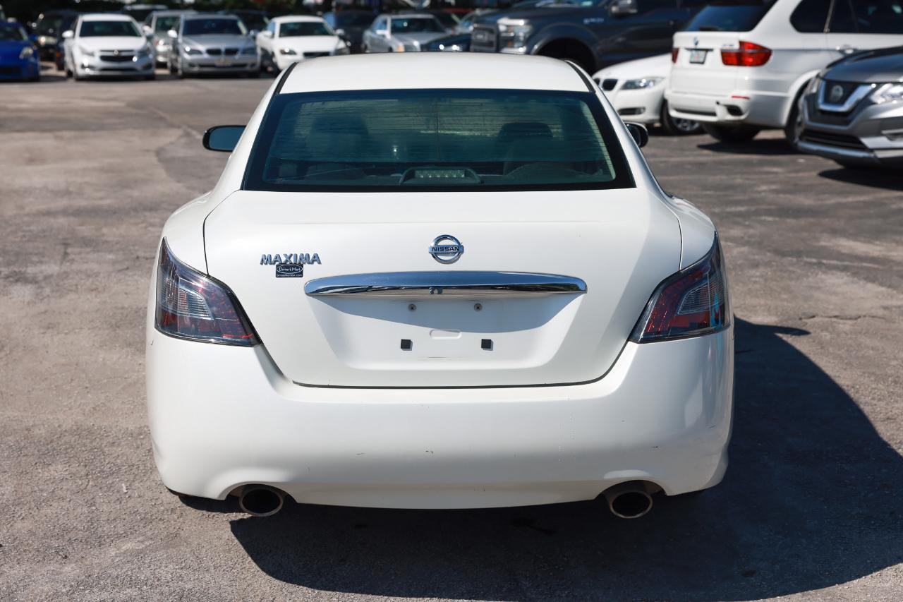 Nissan Maxima  2014