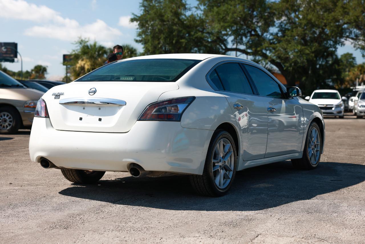 Nissan Maxima  2014