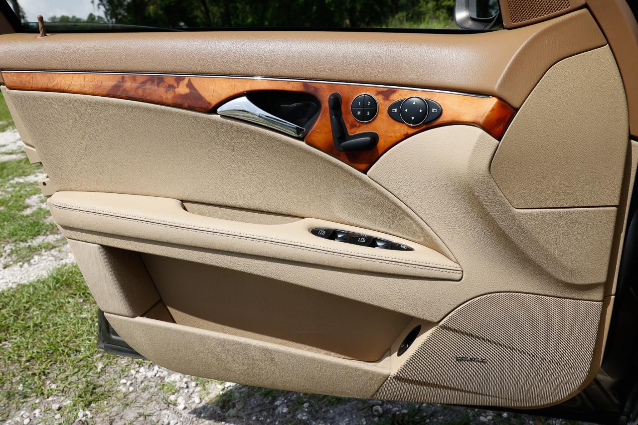 Mercedes-Benz E-Class  2009