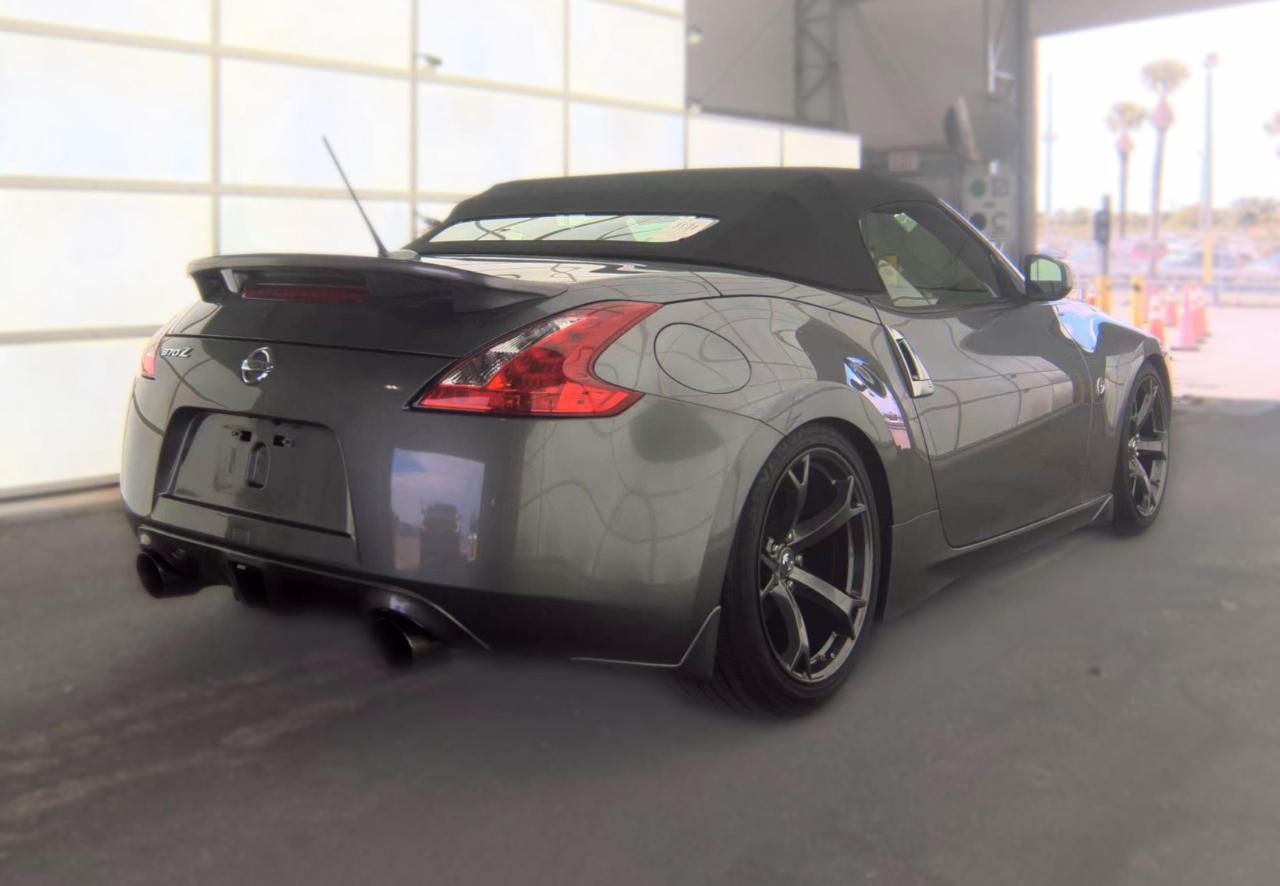 Nissan 370Z Touring 2012