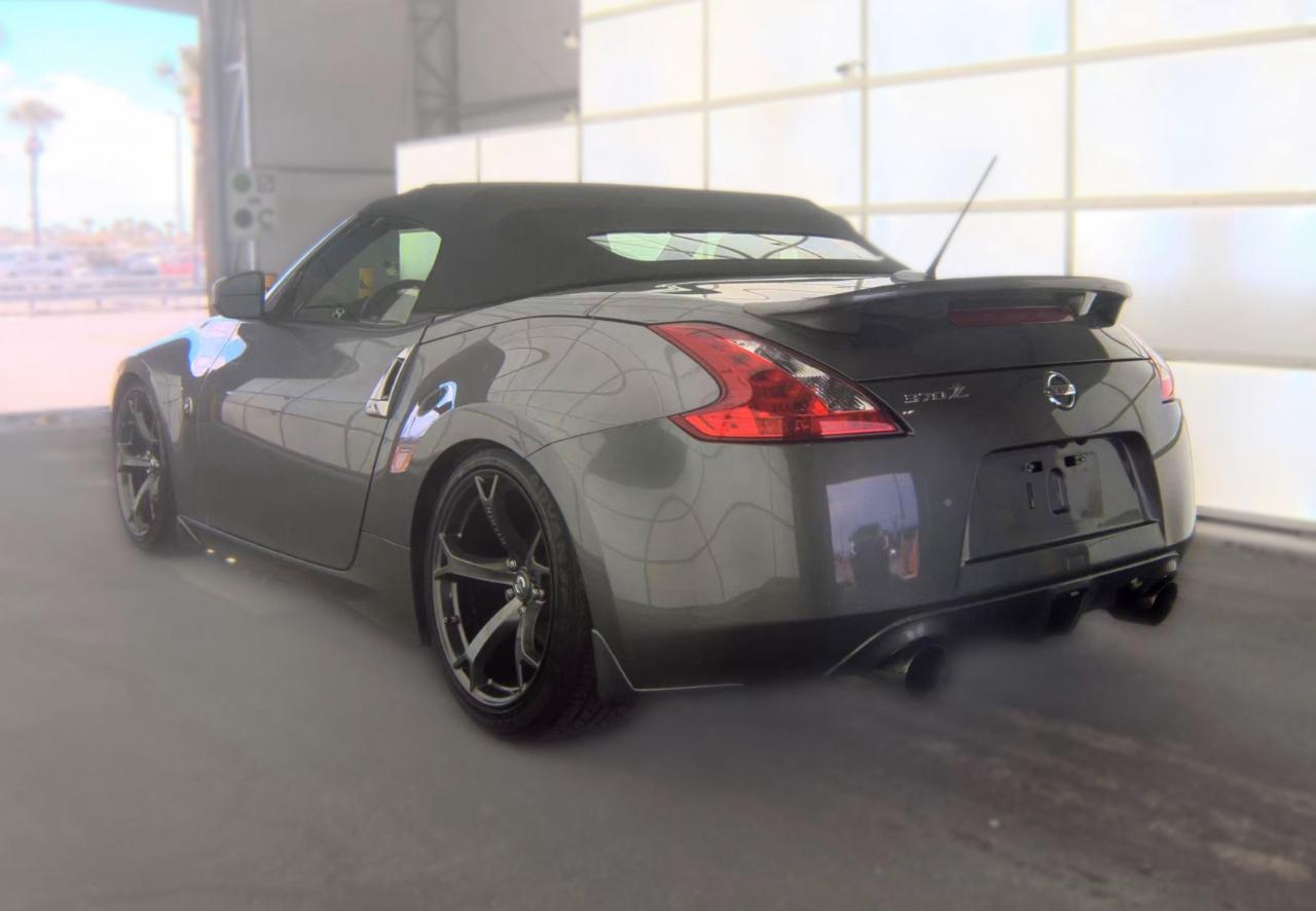 Nissan 370Z Touring 2012