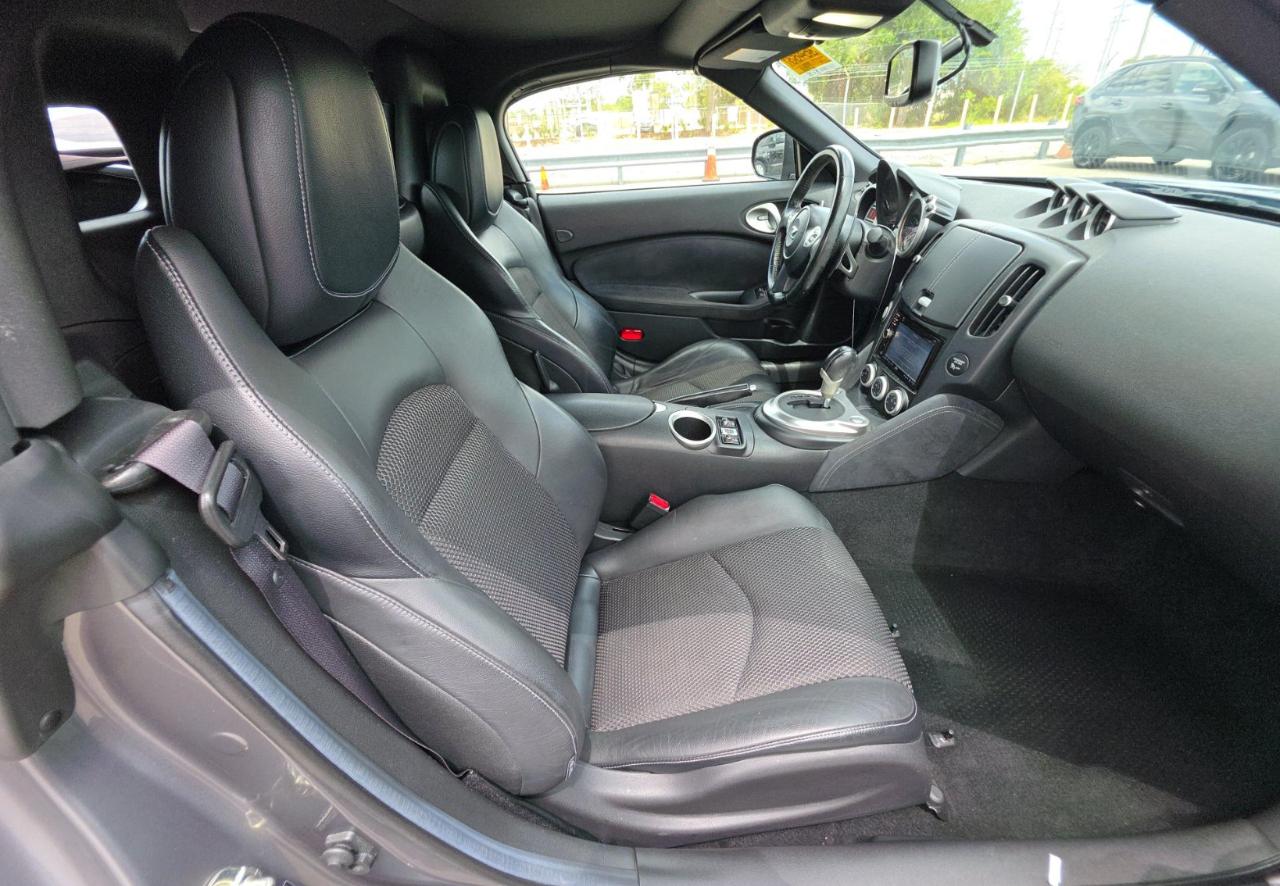 Nissan 370Z Touring 2012