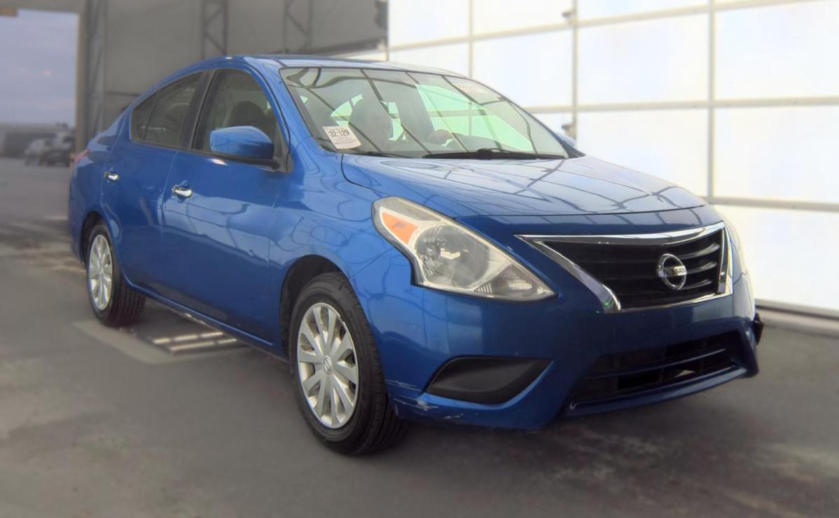 Nissan Versa  2016