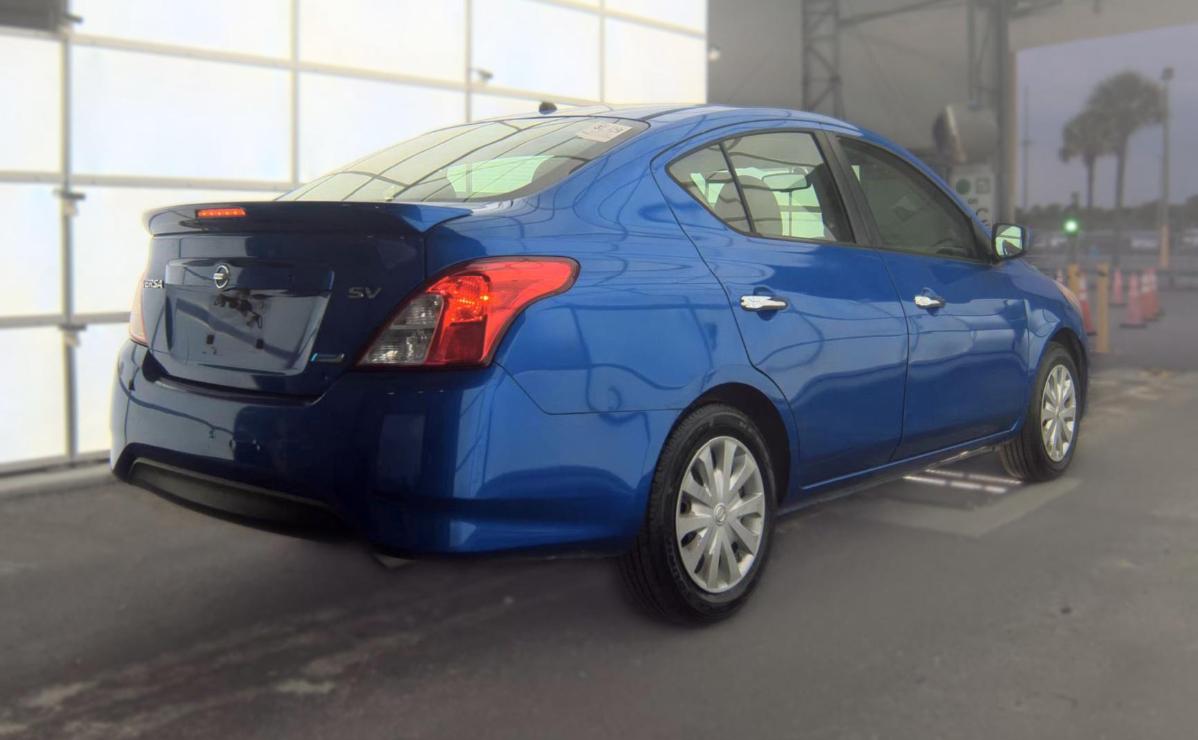 Nissan Versa  2016