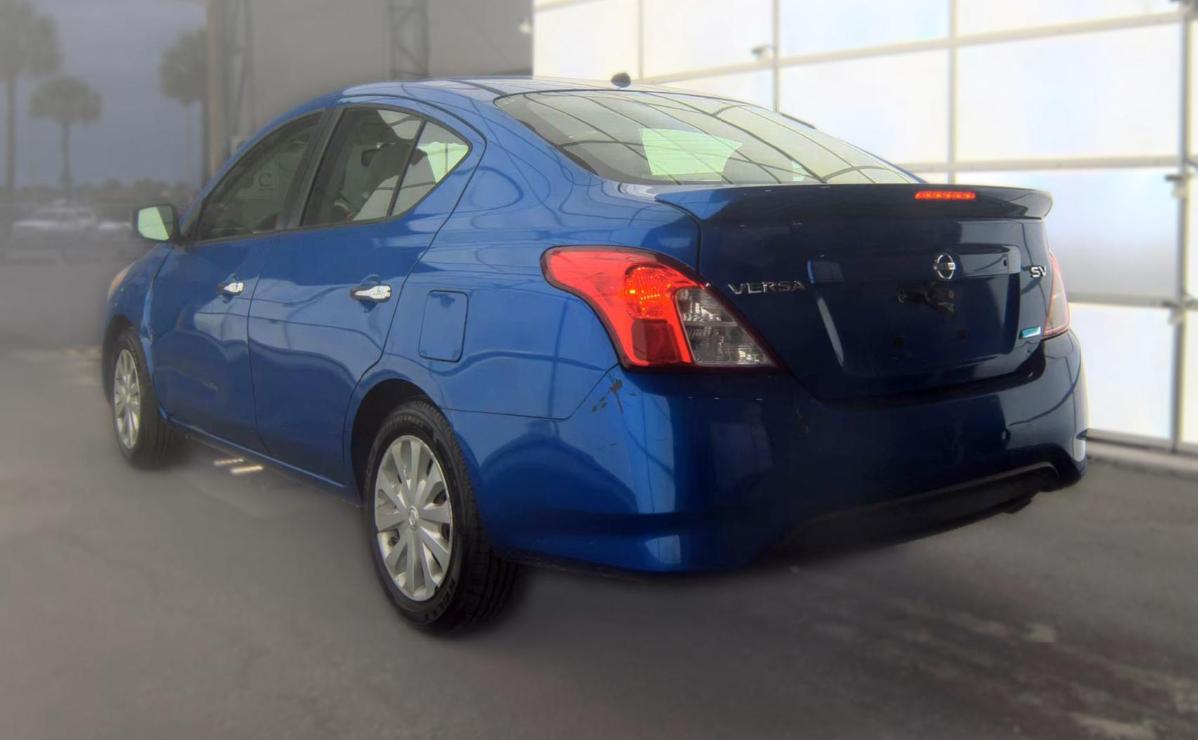 Nissan Versa  2016