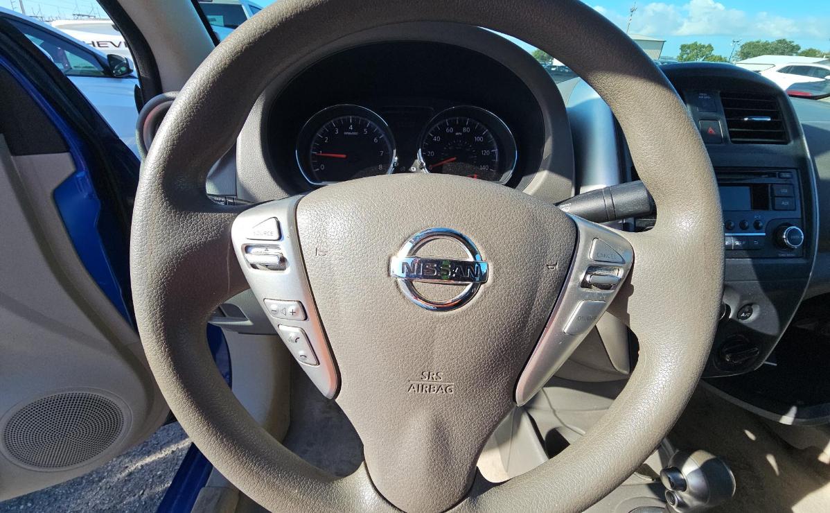 Nissan Versa  2016