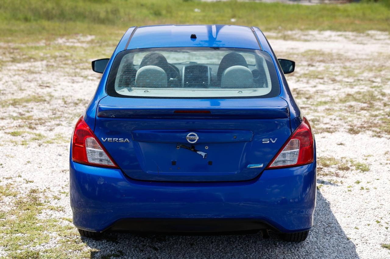 Nissan Versa  2016