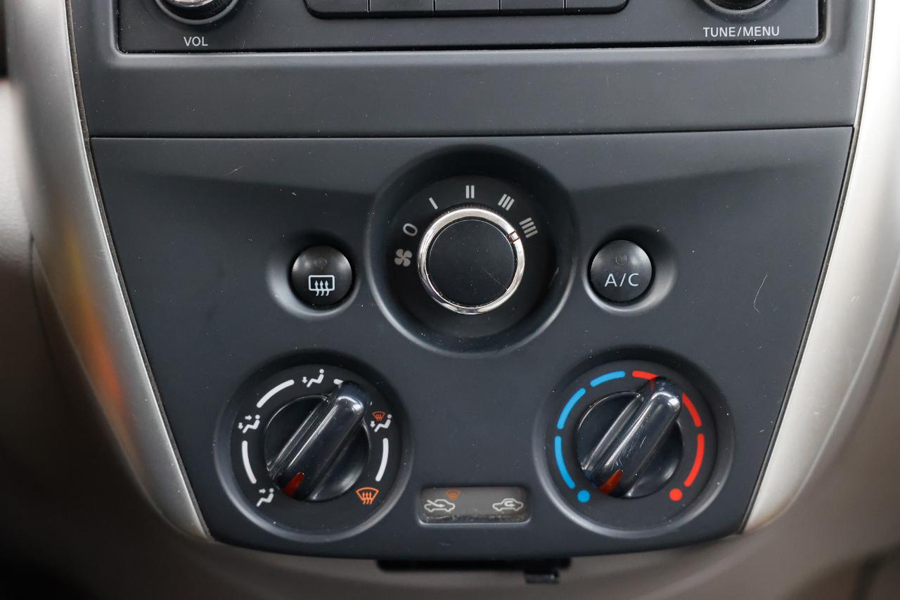 Nissan Versa  2016