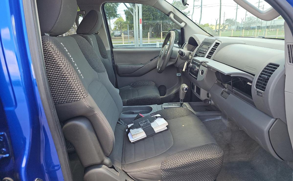 Nissan Frontier  2012