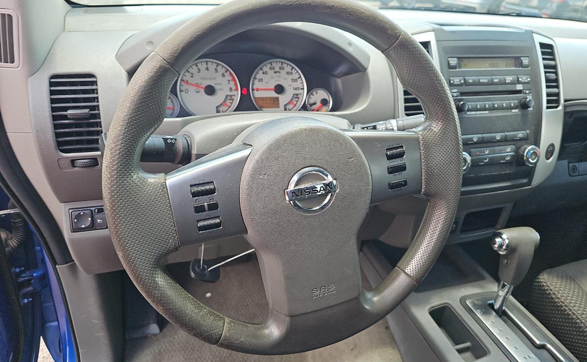 Nissan Frontier  2012
