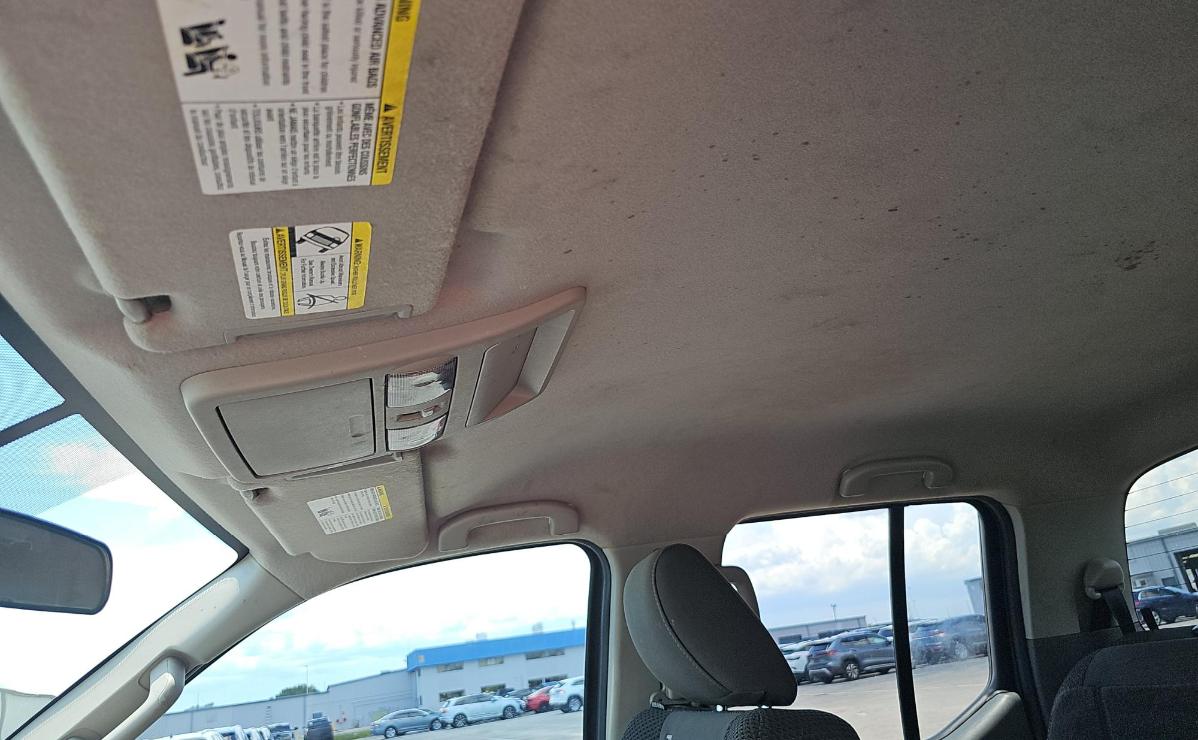 Nissan Frontier  2012