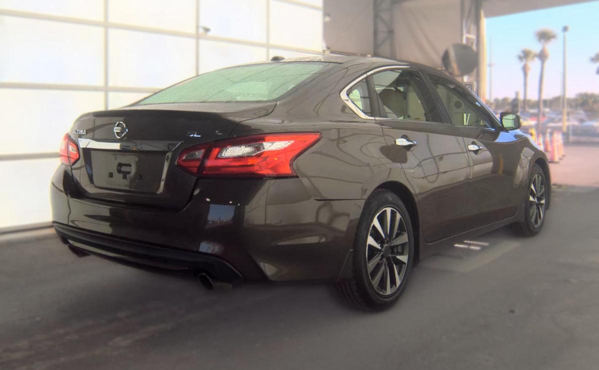 Nissan Altima  2016