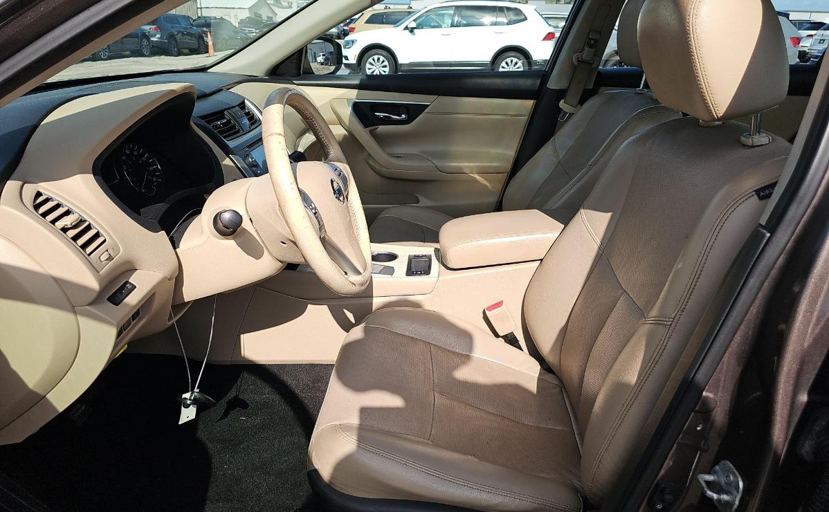 Nissan Altima  2016