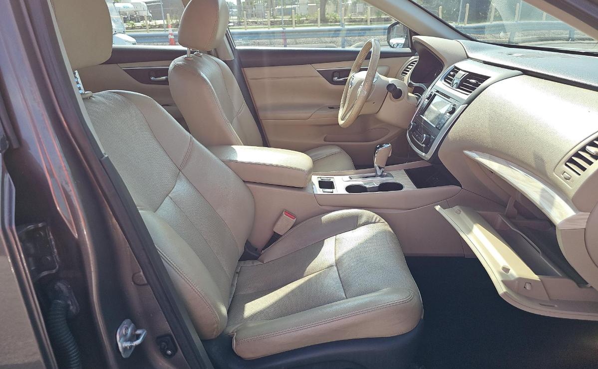 Nissan Altima  2016