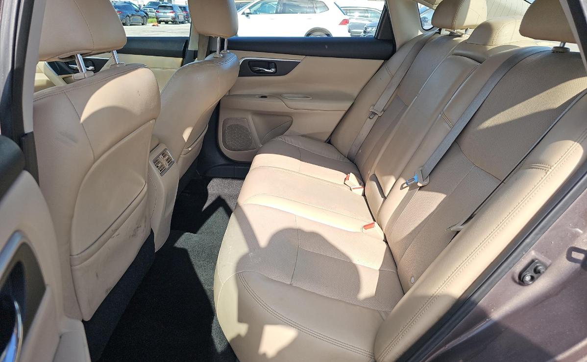 Nissan Altima  2016