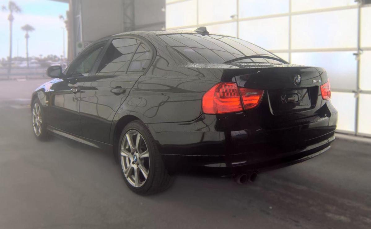 BMW 3 Series  2011