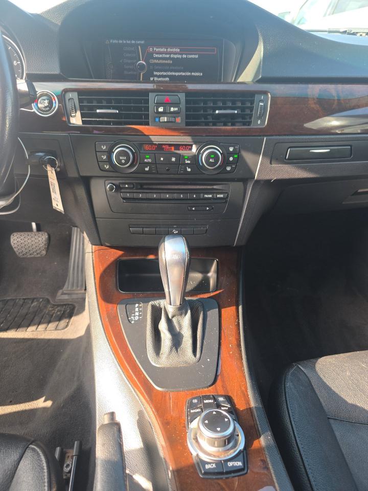 BMW 3 Series  2011