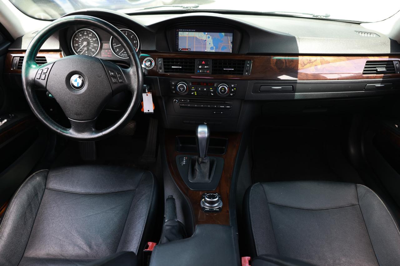 BMW 3 Series  2011