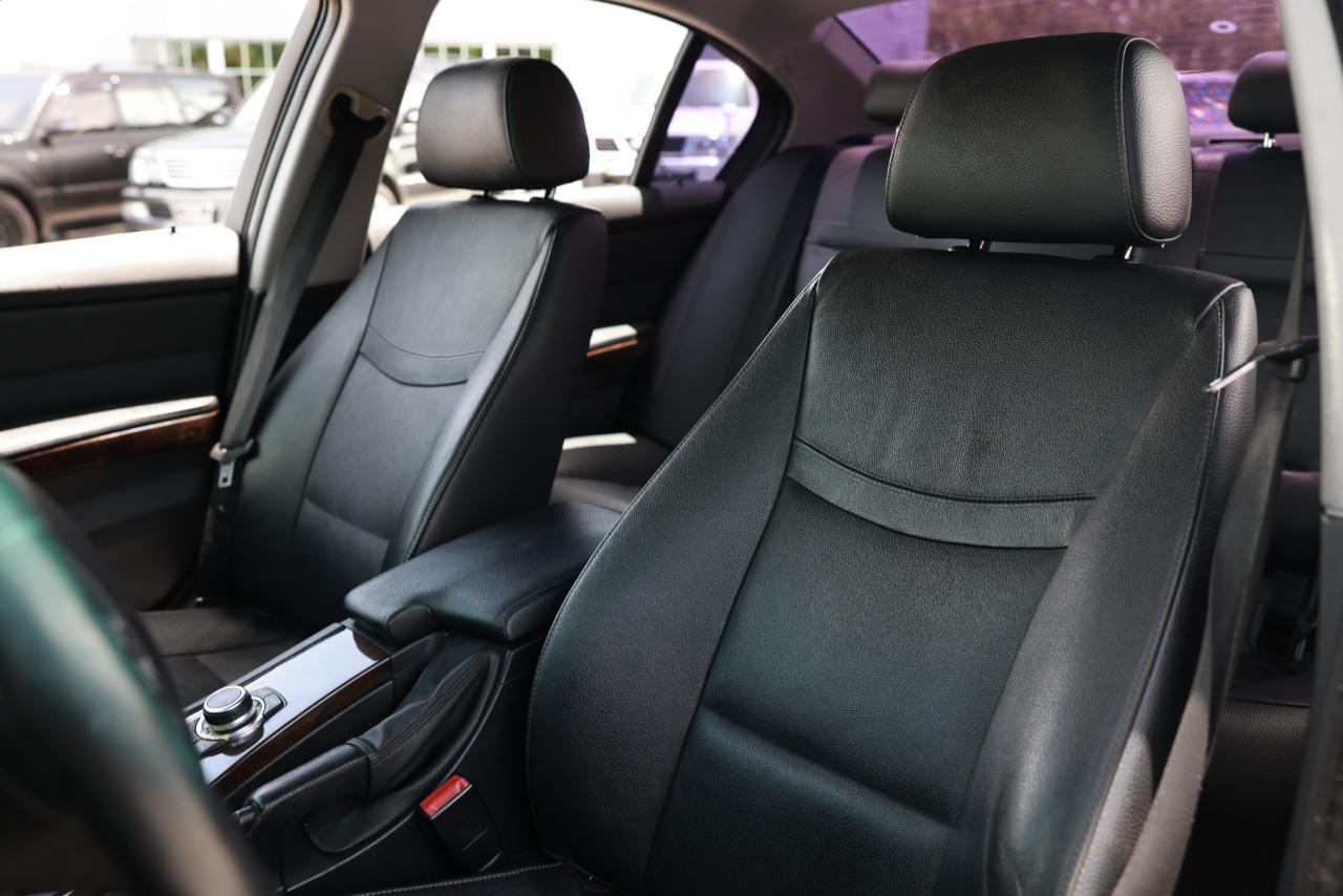 BMW 3 Series  2011