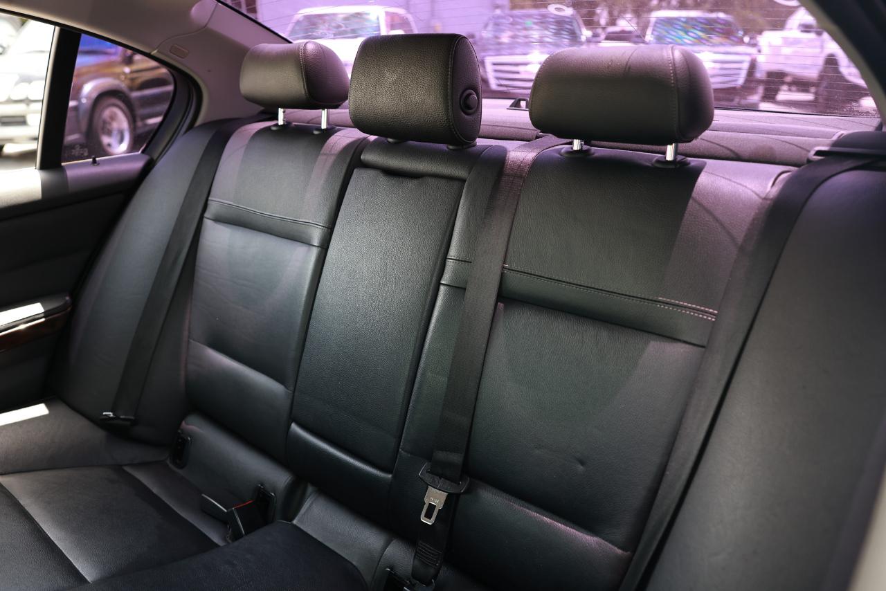 BMW 3 Series  2011