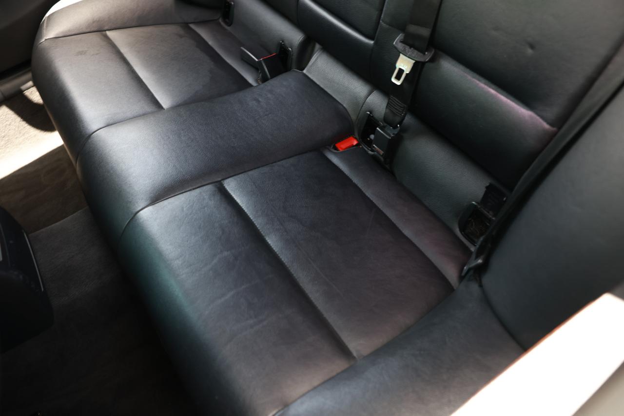 BMW 3 Series  2011