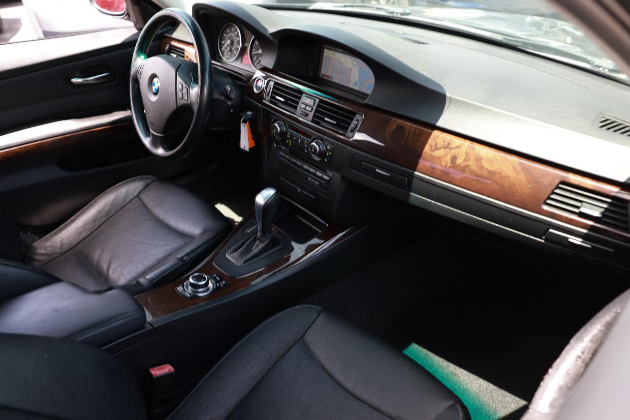 BMW 3 Series  2011