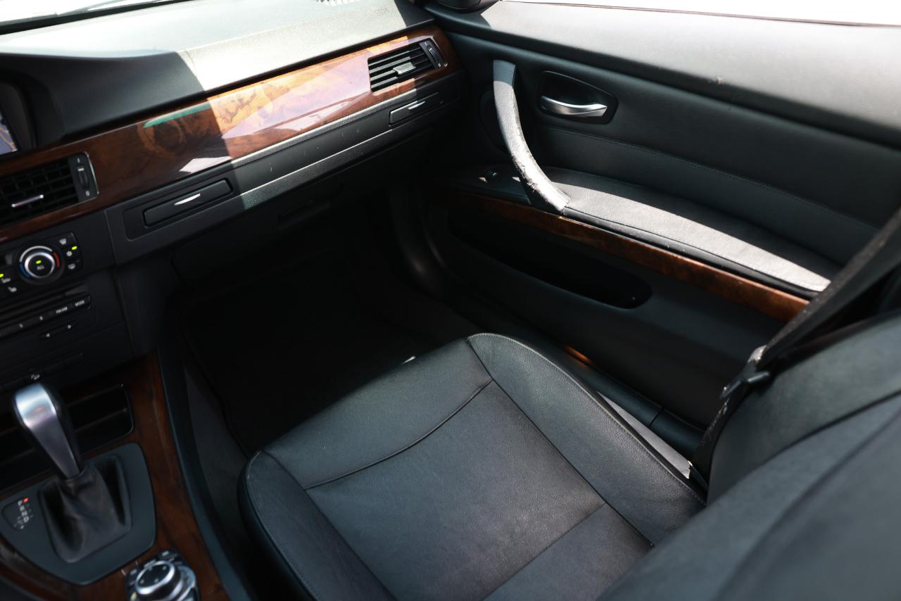 BMW 3 Series  2011