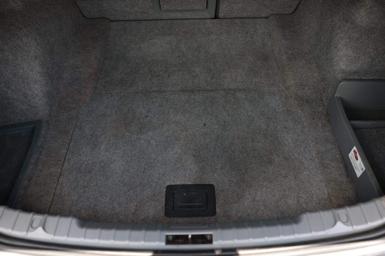 BMW 3 Series  2011