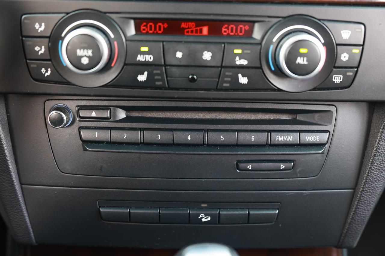 BMW 3 Series  2011