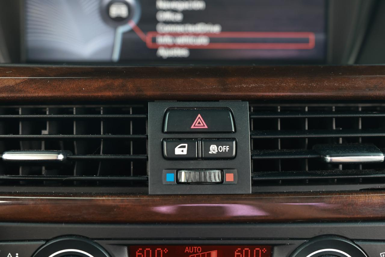 BMW 3 Series  2011