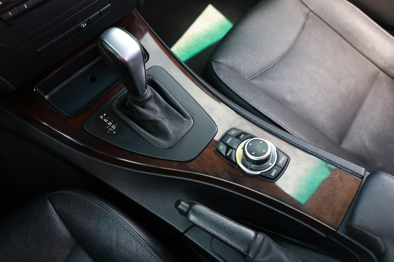 BMW 3 Series  2011
