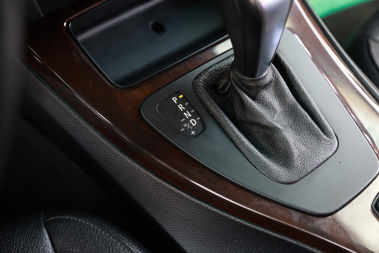 BMW 3 Series  2011