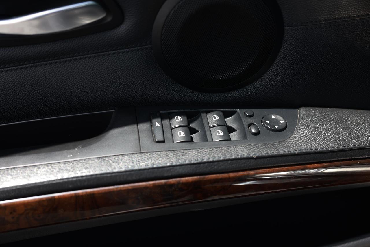 BMW 3 Series  2011