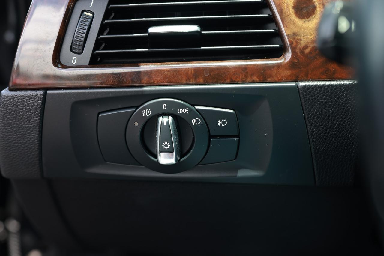 BMW 3 Series  2011