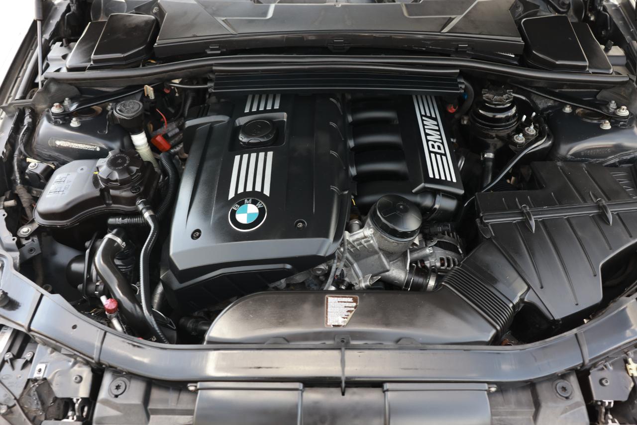 BMW 3 Series  2011