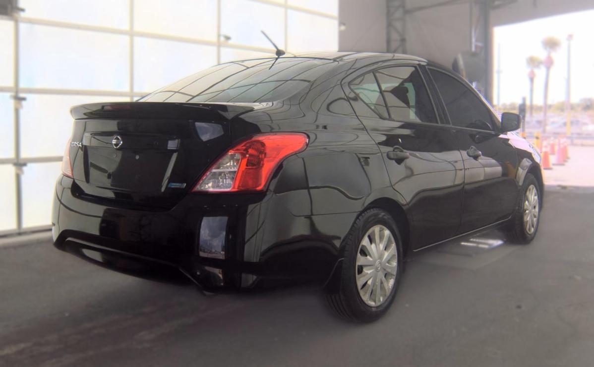 Nissan Versa  2016