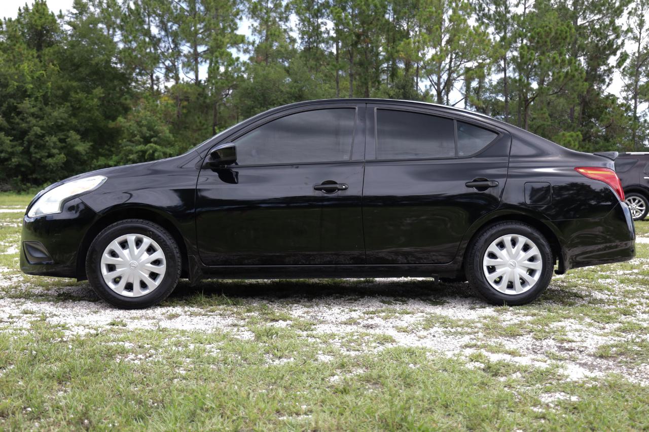 Nissan Versa  2016
