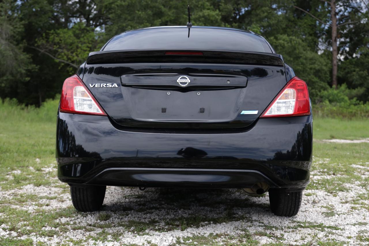Nissan Versa  2016