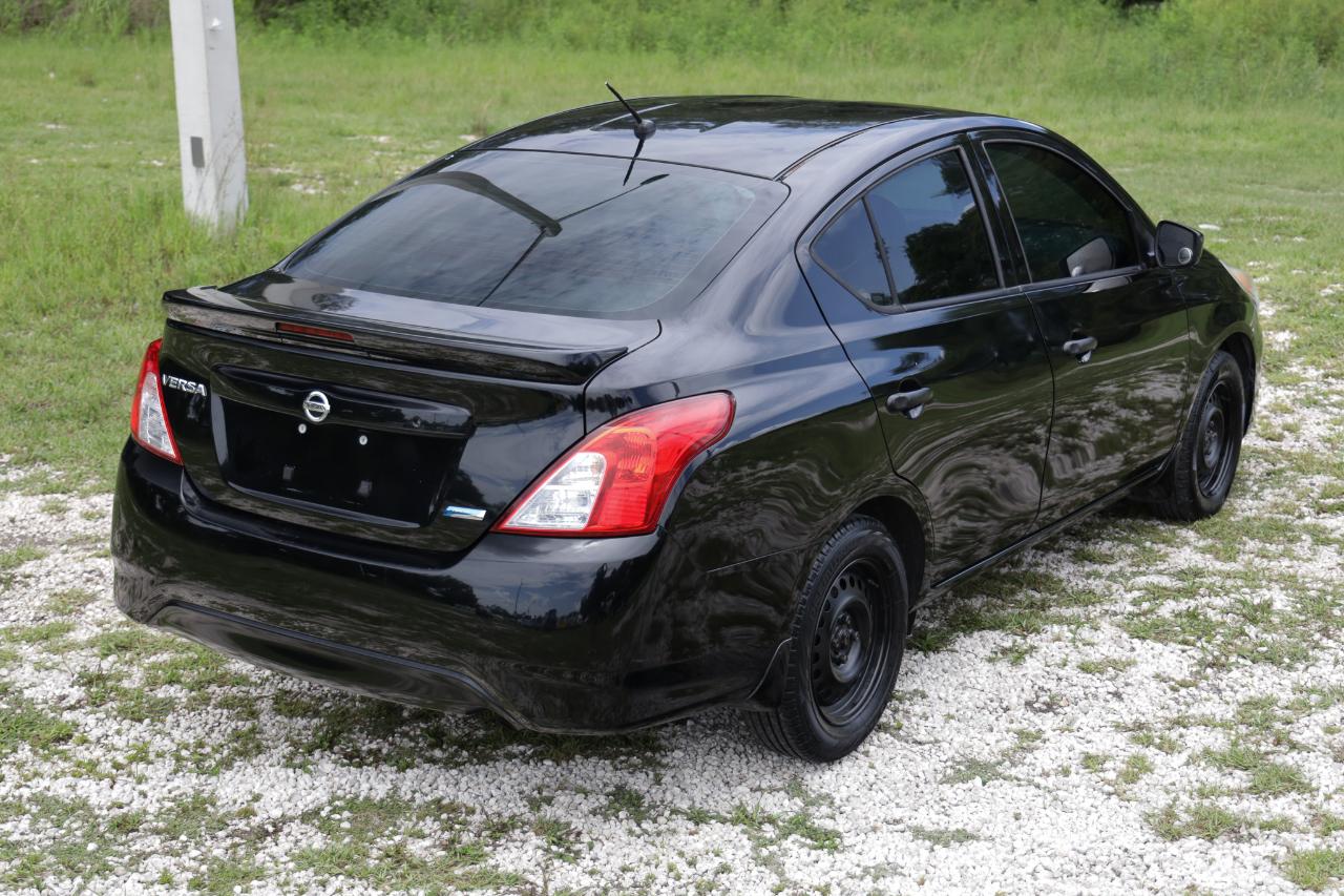 Nissan Versa  2016