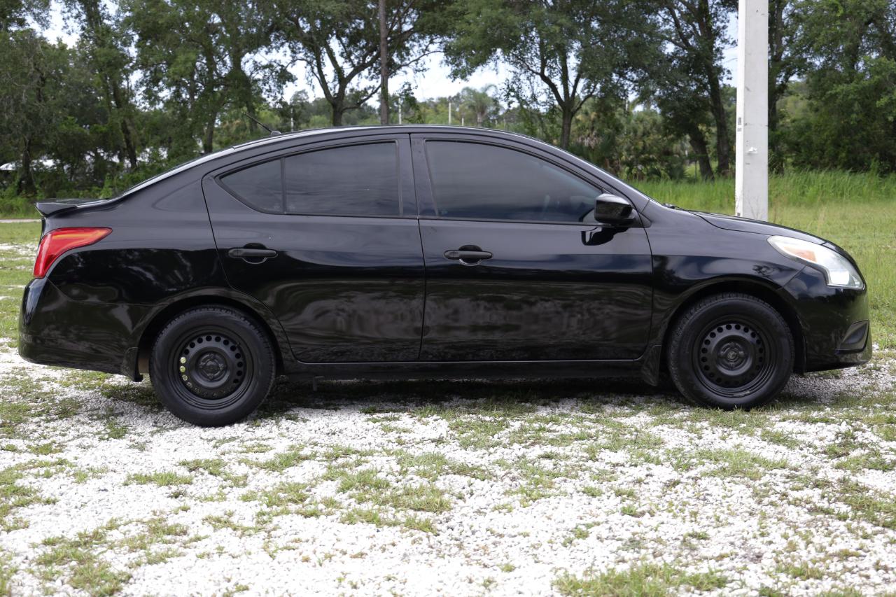 Nissan Versa  2016