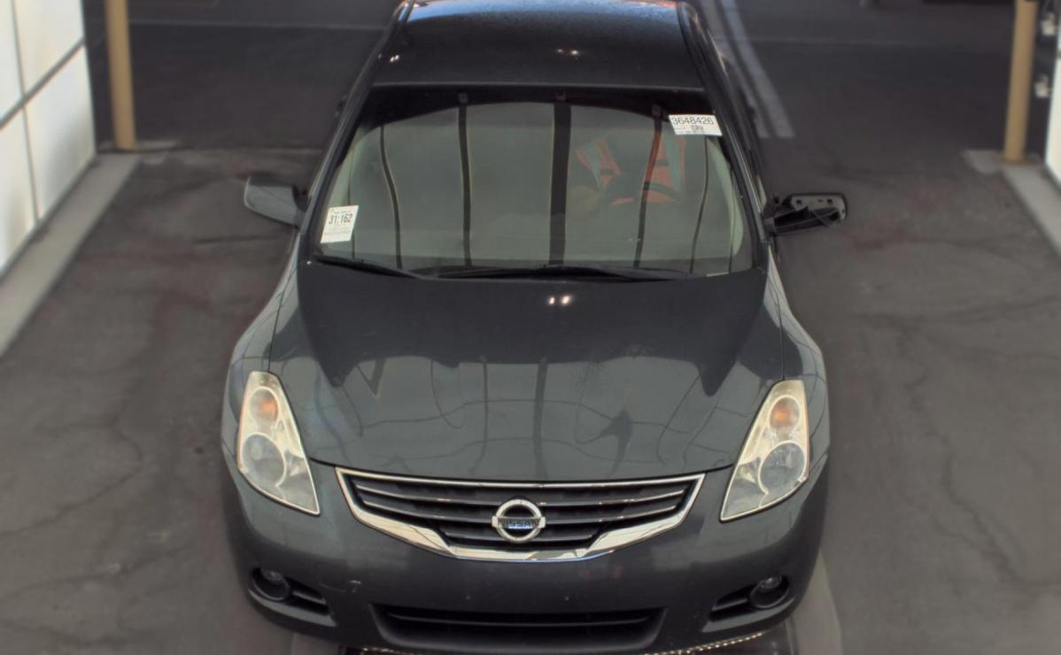 Nissan Altima  2011