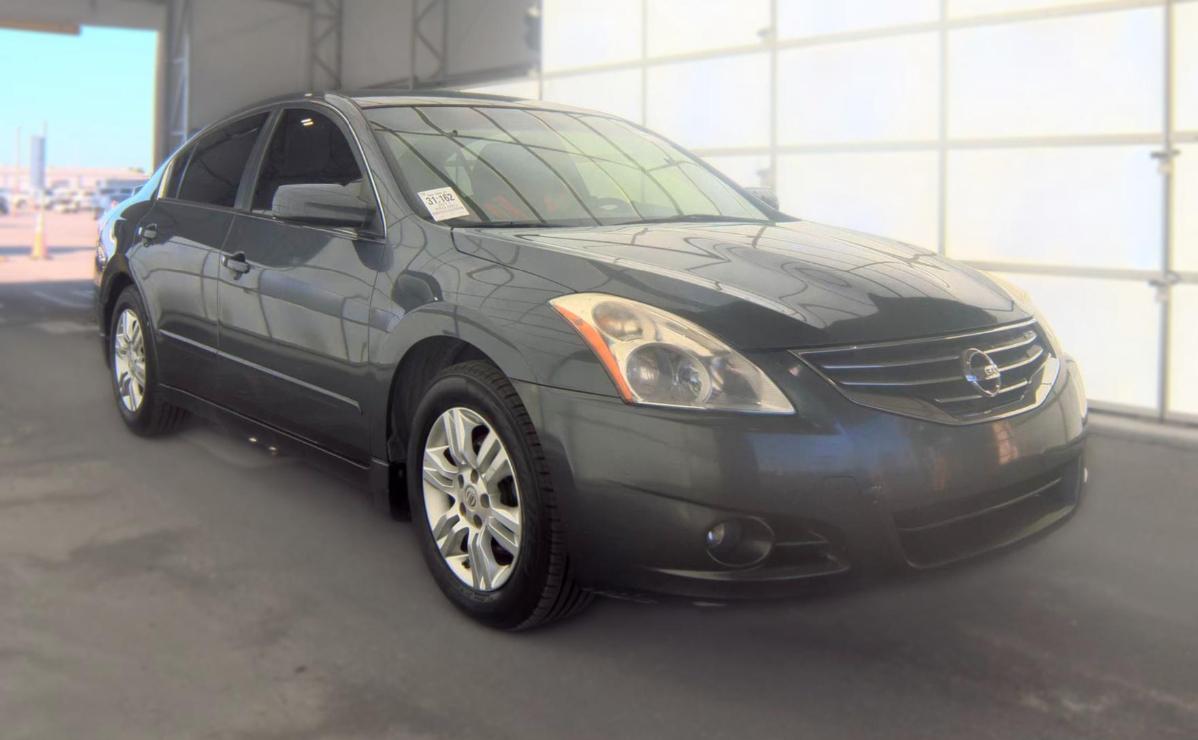Nissan Altima  2011