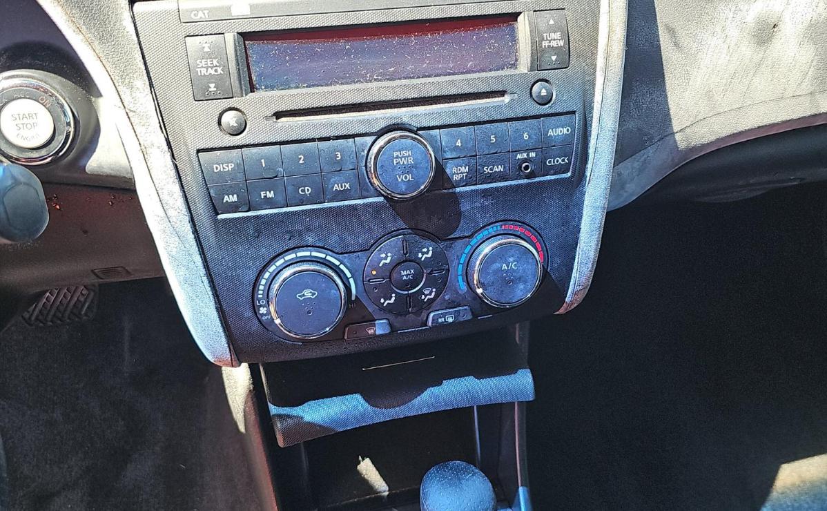 Nissan Altima  2011