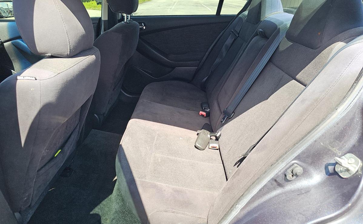 Nissan Altima  2011