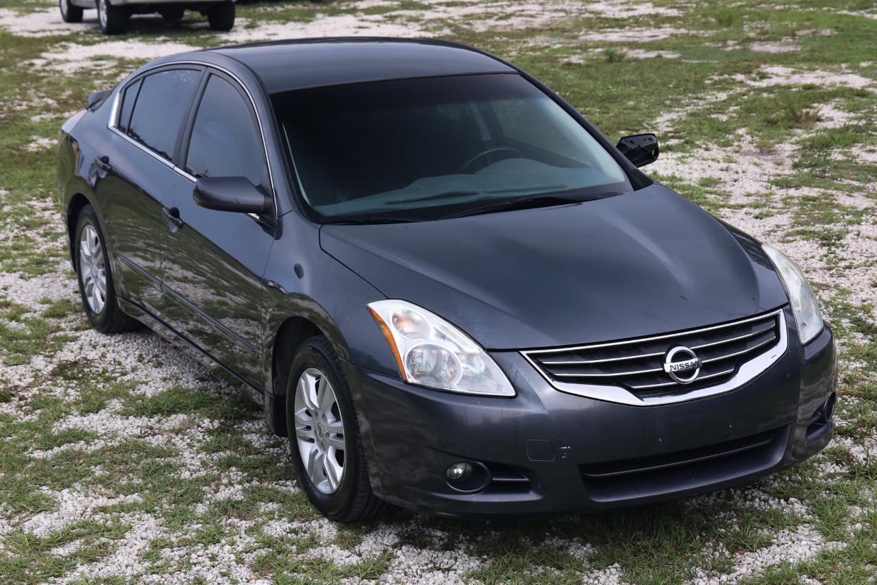 Nissan Altima  2011
